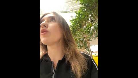 olivia_963 @ stripchat on 20231002