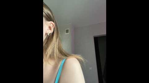 olivia_963 @ stripchat on 20231003