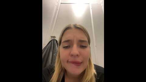 legally_blonde @ stripchat on 20231005