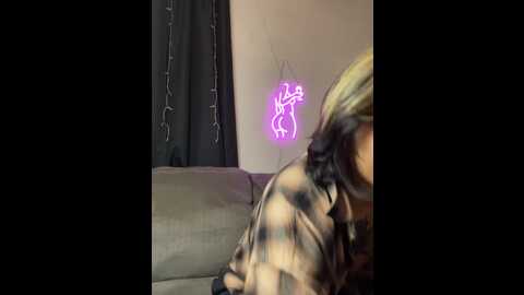 miacanela_xo @ stripchat on 20231006