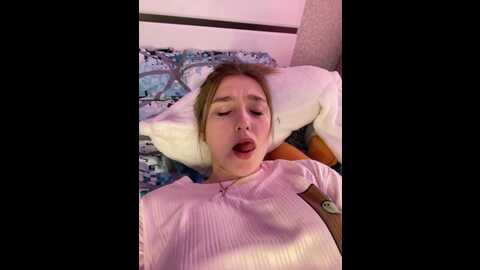 olivia_963 @ stripchat on 20231006