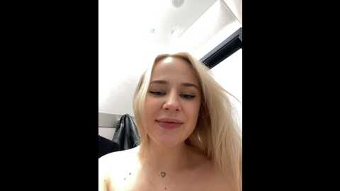 blueberry_eyess @ stripchat on 20231007