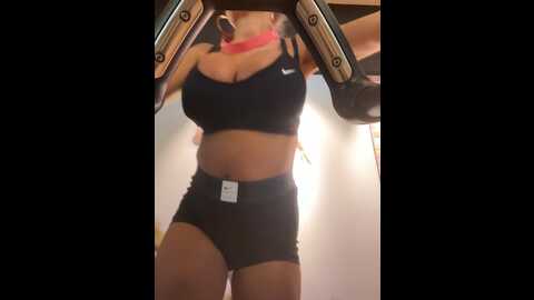 f3ckdolllucy @ stripchat on 20231007