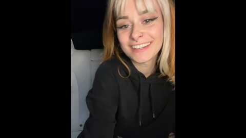 sallydinosaur @ stripchat on 20231007