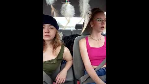 2canadiangirls