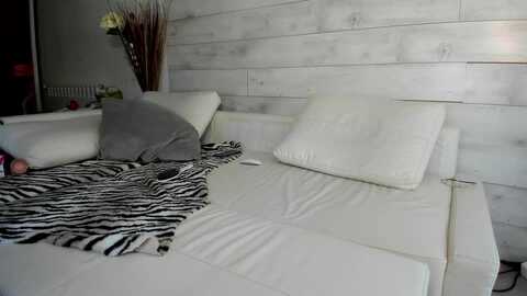 dulcey_john @ stripchat on 20231008