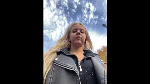 likacat @ stripchat on 20231008