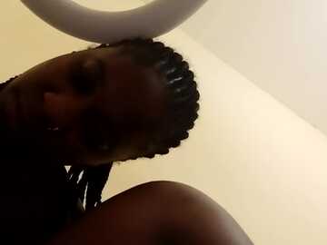 melanin_quins @ stripchat on 20231009