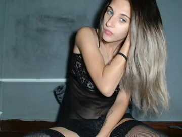 sexylory98 @ stripchat on 20231009