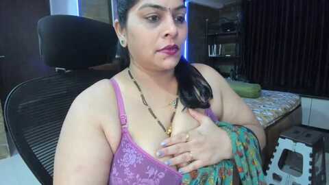 tarivishu23 @ stripchat on 20231009