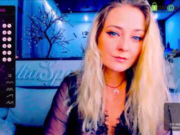 _juliaspace_ @ stripchat on 20231010