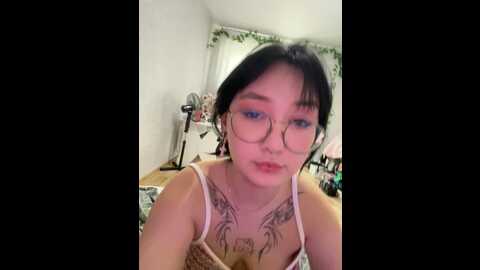 leilatinytraveler @ stripchat on 20231010