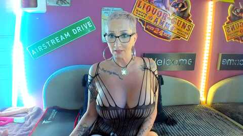lolatralalaxx @ stripchat on 20231010