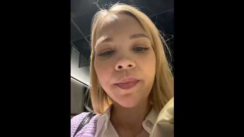 street_krystina @ stripchat on 20231010