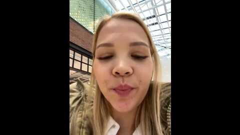 street_krystina @ stripchat on 20231010