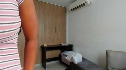 homehot_ @ stripchat on 20231011