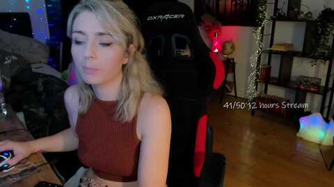 lisaonthemoon @ stripchat on 20231011