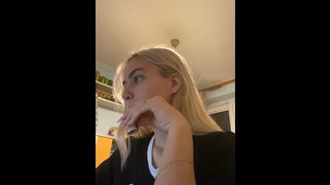 misa_akerman @ stripchat on 20231011