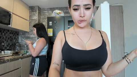 sara_fun @ stripchat on 20231011