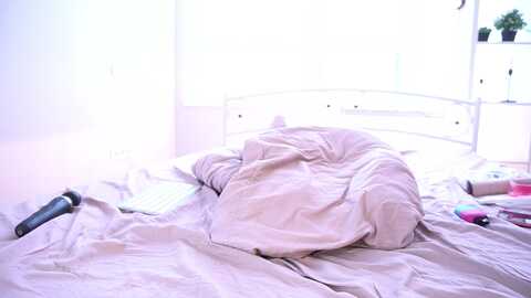 white_sensuality @ stripchat on 20231011