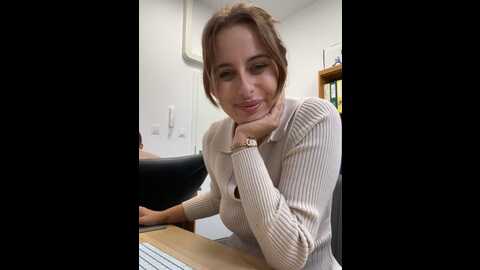 hii_lolla @ stripchat on 20231012