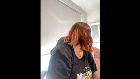 horny_roomiess @ stripchat on 20231013