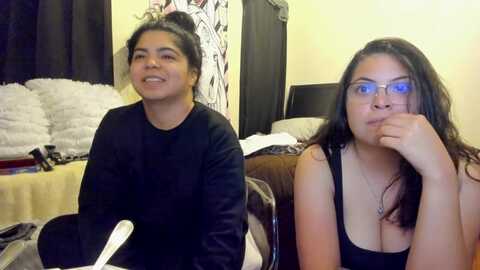 kimmiakiss22 @ stripchat on 20231013