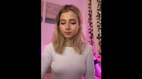 lunarase @ stripchat on 20231013