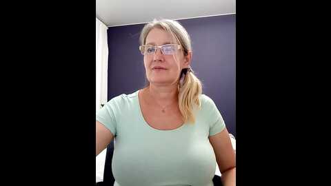 irinamaux @ stripchat on 20231015