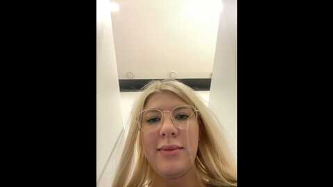 newlale @ stripchat on 20231015