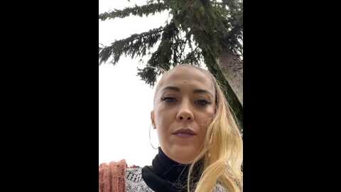 risky_girl23 @ stripchat on 20231015