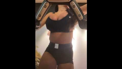 f3ckdolllucy @ stripchat on 20231016