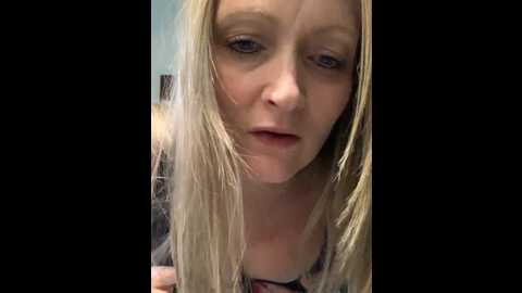 honeybluex @ stripchat on 20231016