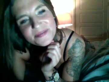 toni_quinn @ stripchat on 20231016