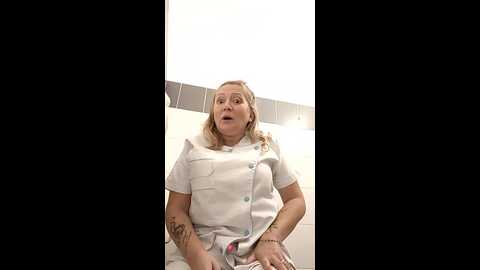 lady_charlyne @ stripchat on 20231018