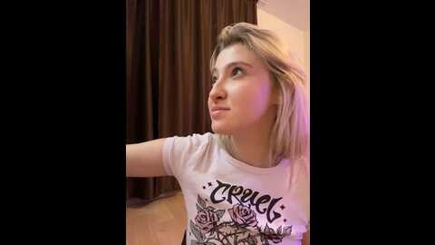 littlebitchess @ stripchat on 20231018