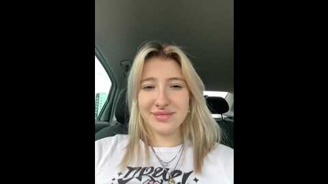 littlebitchess @ stripchat on 20231018