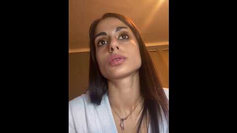 sarahqueen001 @ stripchat on 20231018