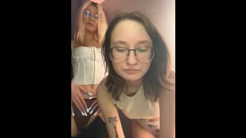 twinky_chiks @ stripchat on 20231018