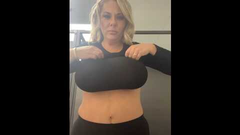 southern_belle_19 @ stripchat on 20231019