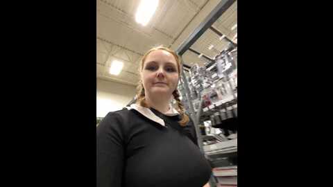 gingersnap33 @ stripchat on 20231020