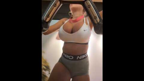 f3ckdolllucy @ stripchat on 20231021