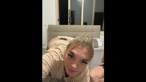 lizzy_lush @ stripchat on 20231021