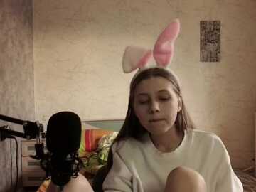 almost_virgin2 @ stripchat on 20231022