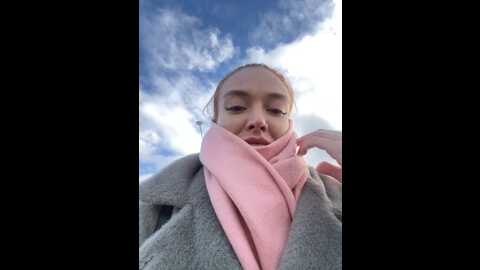 brilliant_gold @ stripchat on 20231022