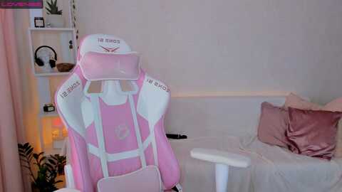 madelineevans @ stripchat on 20231022