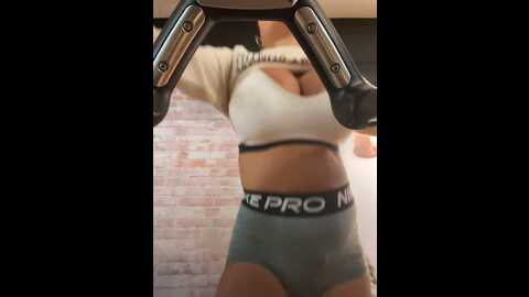 f3ckdolllucy @ stripchat on 20231024