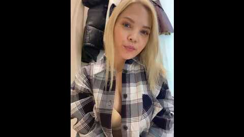 street_krystina @ stripchat on 20231024