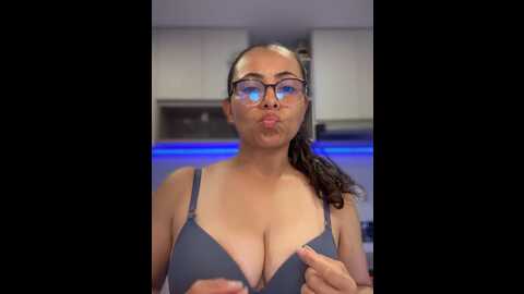 alirawrz @ stripchat on 20231025