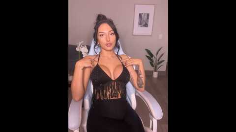 anaruru222 @ stripchat on 20231025